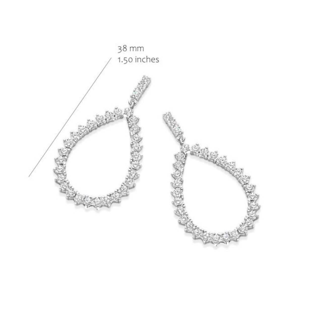 De oorhangers zijn vervaardigd uit zilver. De oorhangers zijn ovaal van 
vorm die gezet zijn met zirkonium.