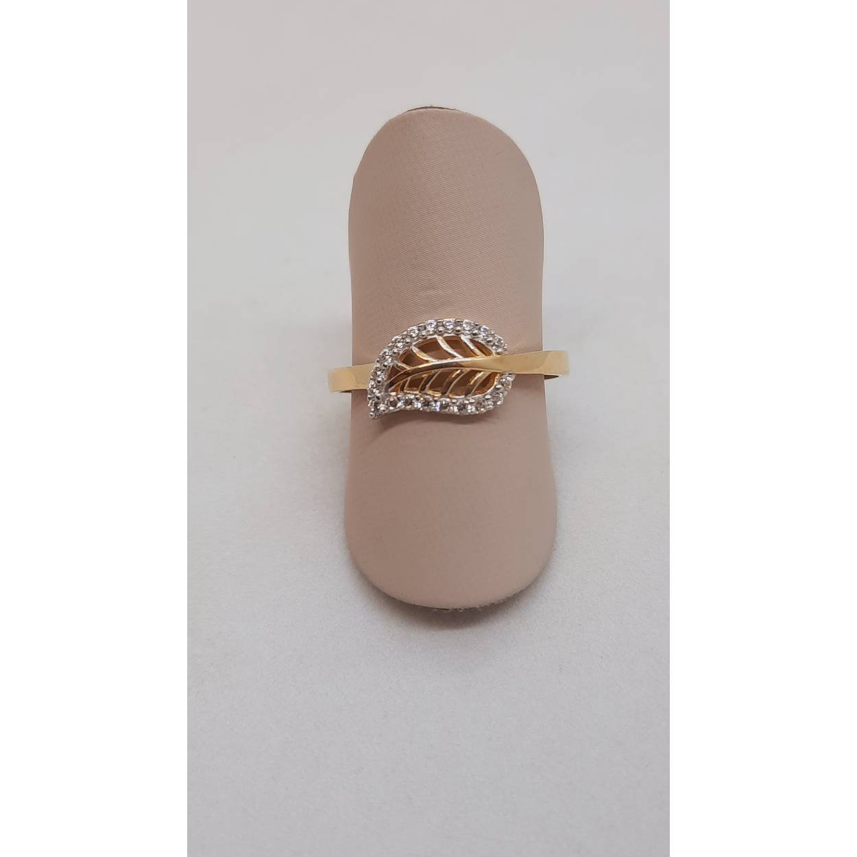 gouden ring14ktmet stenen