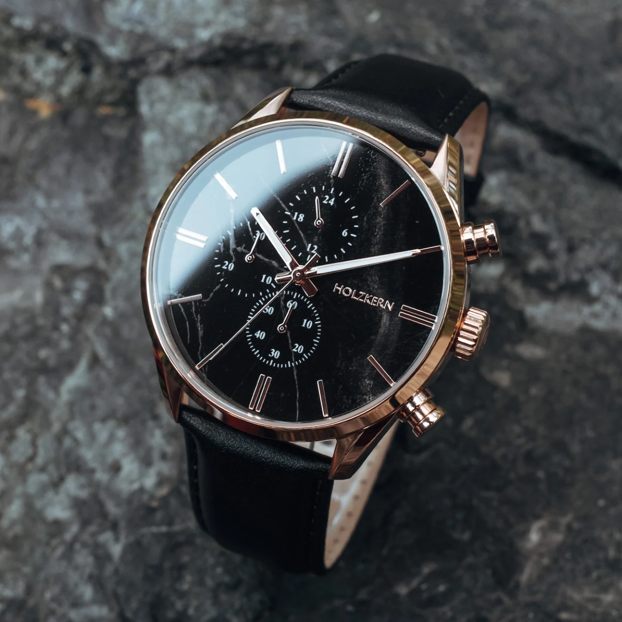 Ieder mens is uniek en er bestaan ​​uiteraard ook heel verschillende soorten intelligentie.

Ons Relational horloge is gericht op relationele intelligentie. Mensen die hier sterk in zijn, begrijpen de gevoelens, motivaties en verlangens van anderen en hebben een uitstekend gevoel voor non-verbale communicatie en verschillende perspectieven.