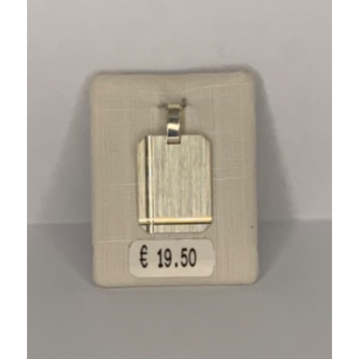 Zilver plaatje met twee streepjes