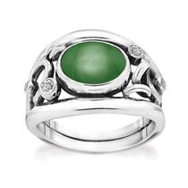 Rabinovich zilveren ring met serpentijn en drie  zirkonia's.  De serpentijn heeft een afmeting van: 10 x 8 mm. De zirkonia's hebben een afmeting van:  2,25 mm, 1,75 mm en 2 x 1,5 mm. Combineer deze ring met andere sieraden uit de Rabinovich collectie.
Rabinovich sieraden kenmerken zich door de prachtige eenvoudige en stijlvolle ontwerpen. Rabinovich is een klassiek en persoonlijk 
De passie van Rabinovich? Dromen vastleggen, gedachten te grijpen en beide omzetten in mooie en vrouwelijke sieraden. Let op: Deze zuivere, natuurlijke materialen zijn volstrekt uniek. Ze verschillen in kleur en hebben unieke insluitsels en kenmerken waaraan hun ouderdom en natuurlijke schoonheid te zien zijn.