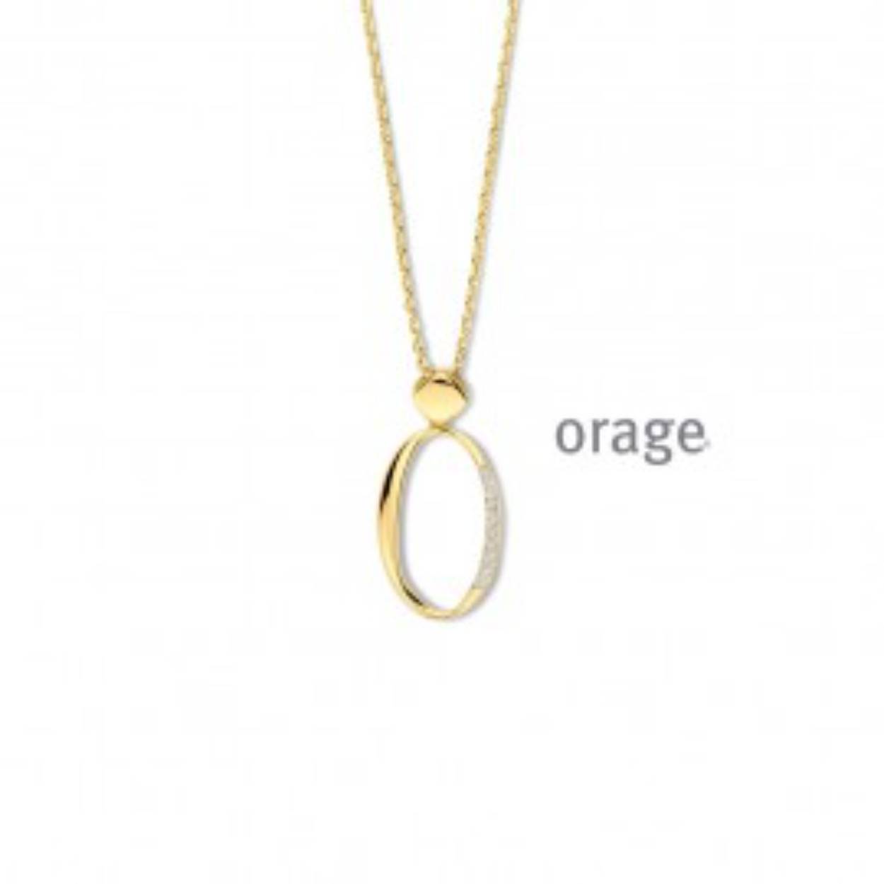 De collier is in plaque . De ketting is een forcat schakel op lengte van 45 cm. De hanger is open ovaal van vorm en deels gezet met zirkonium. (K6570)