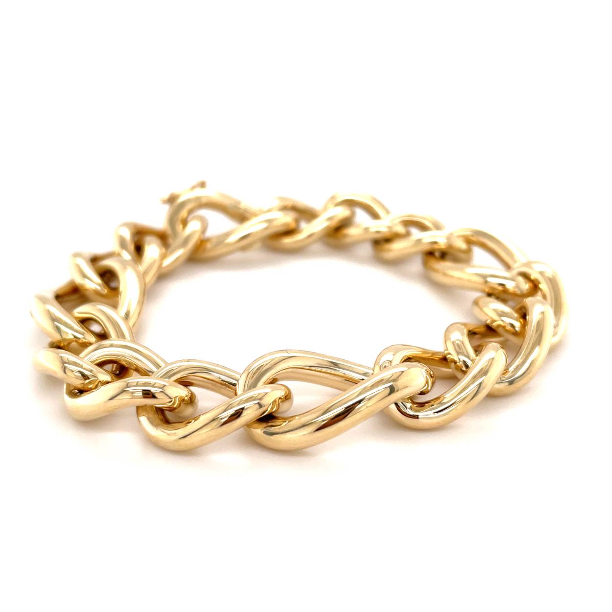 14 karaat geelgouden armband. Schakels zijn in verschillende groottes.
Schakeltype: bol gourmet.