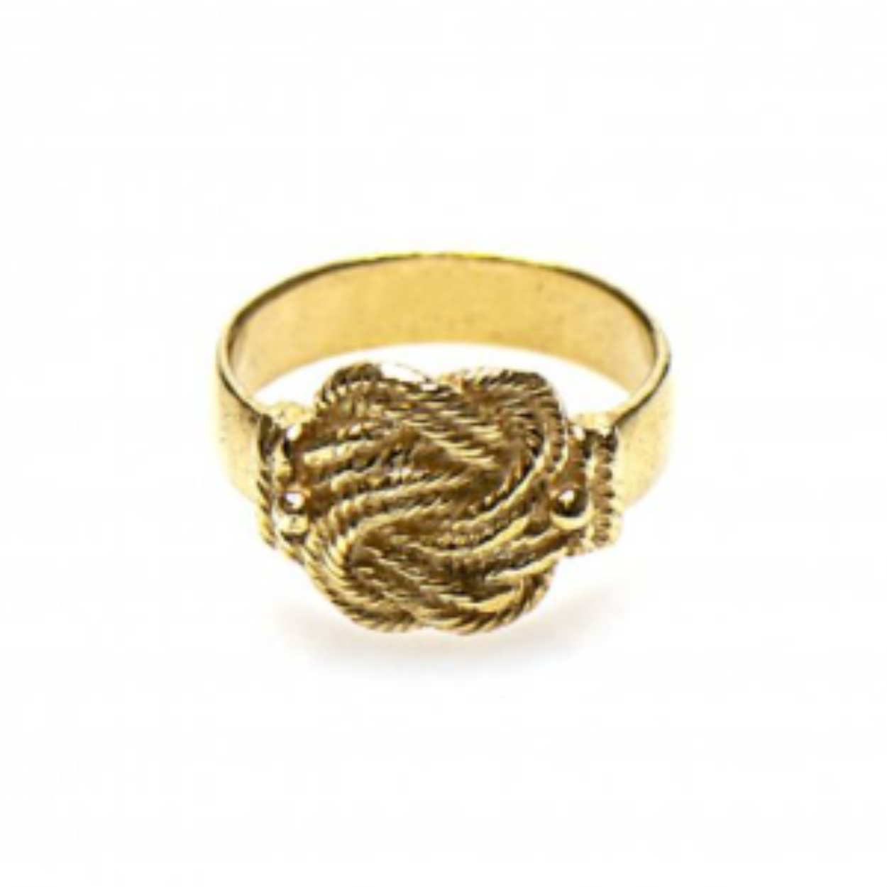 Deze extra dik vergulde Surinaamse mattenklopper ring heeft een stijlvol Surinaams design met een goede oog voor de details. Deze vergulde Surinaamse mattenklopper ring heeft een culturele betekenis.

Onze Surinaamse sieraden zijn bijna allemaal handgemaakt. Daardoor zijn bijna alle Surinaamse sieraden die wij aanbieden uniek!

Zilver verguld met 3 micron 18K goud