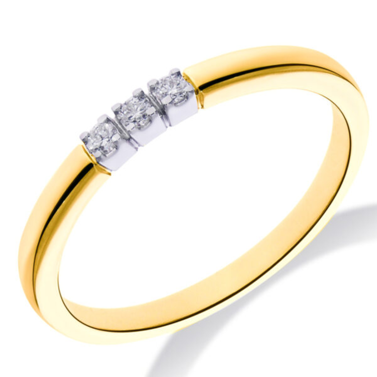  Pas Diamonds 14krt bi-color gouden memoire ring. Deze ring in maat 56 bevat drie briljantgeslepen diamantjes van totaal 0.06 karaat, met een zuiverheid van H/SI1 Draag dit elegante sieraad bij andere mooie ringen of enkel voor speciale gelegenheden en een verfijnde look.