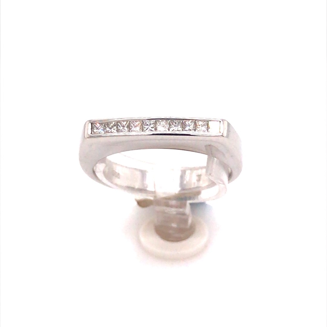 Alexander Juwelier 14krt witgouden ring met Princess geslepen diamanten