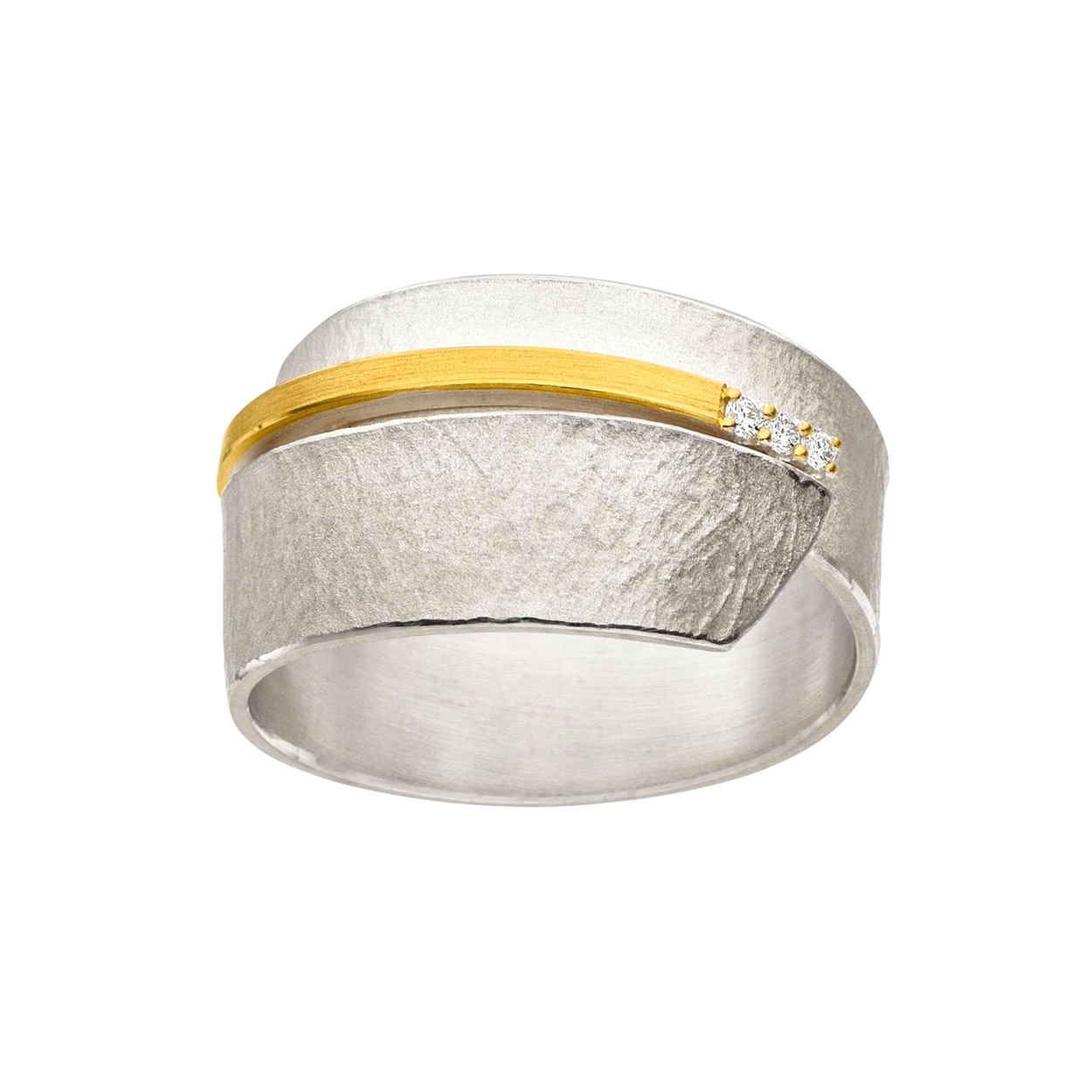 De handgemaakte design sieraden van MANU zijn stuk voor stuk iconen waarmee de drager zijn persoon onderstreept. Een bijzondere edelmetalen en contrastrijke combinaties kenmerken MANU.