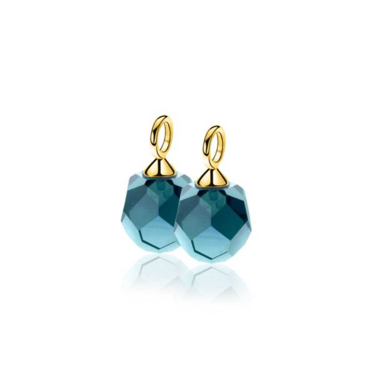 ZINZI gold plated zilveren oorbedels met blauwe bead. De bead is 10mm groot. Hang ze sierlijk aan je zilveren Zinzi oorringen. De oorringen zijn niet bij de prijs inbegrepen. Vervaardigd van eerste gehalte zilver (925) en met extra geel vergulding.