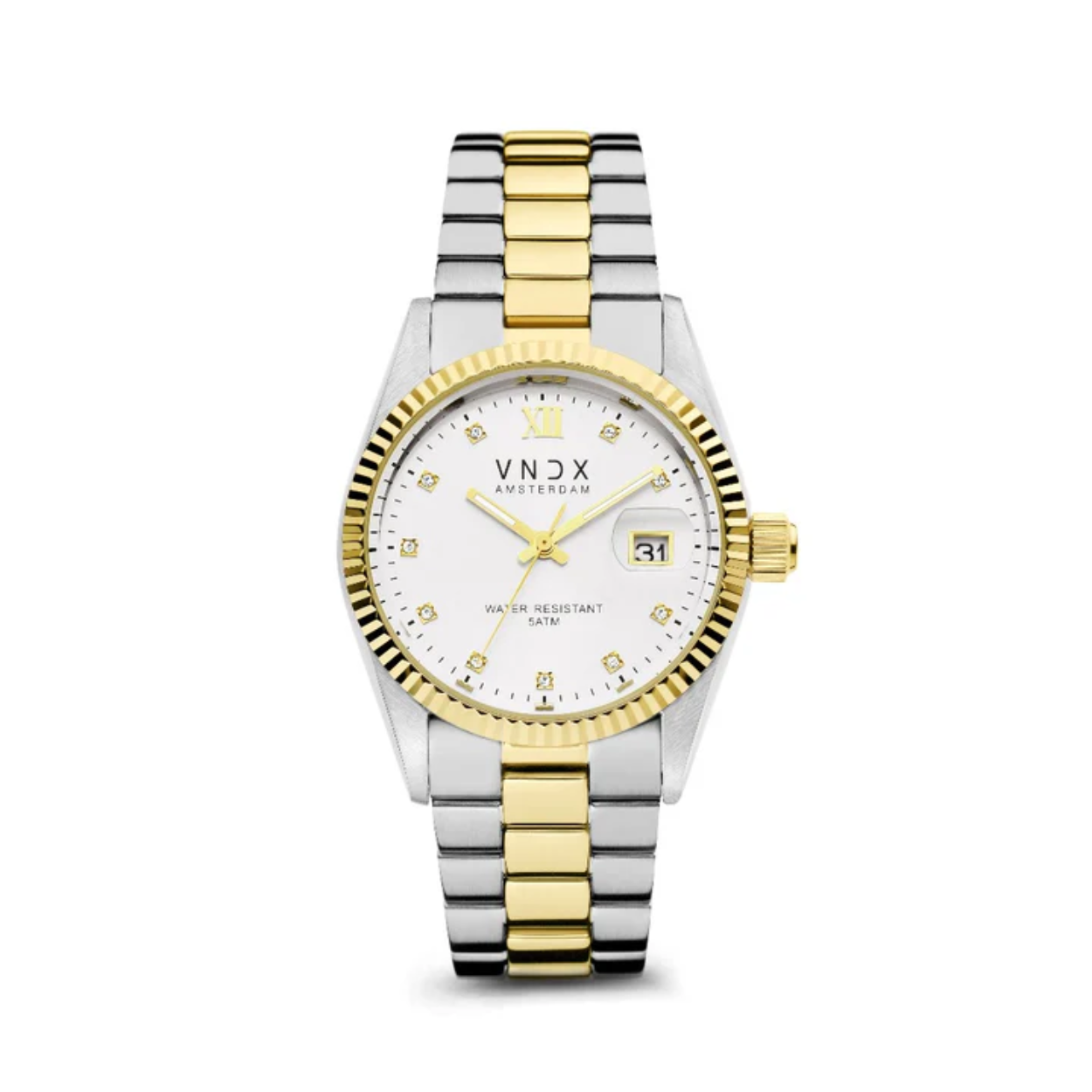 een opvallend horloge met een kastdiameter van 36 mm, een solide waterdichtheid van 5 ATM, lichtgevende Luminor wijzers en een chique Swarovski index. Dit horloge is zorgvuldig ontworpen om perfect om je pols te passen. 