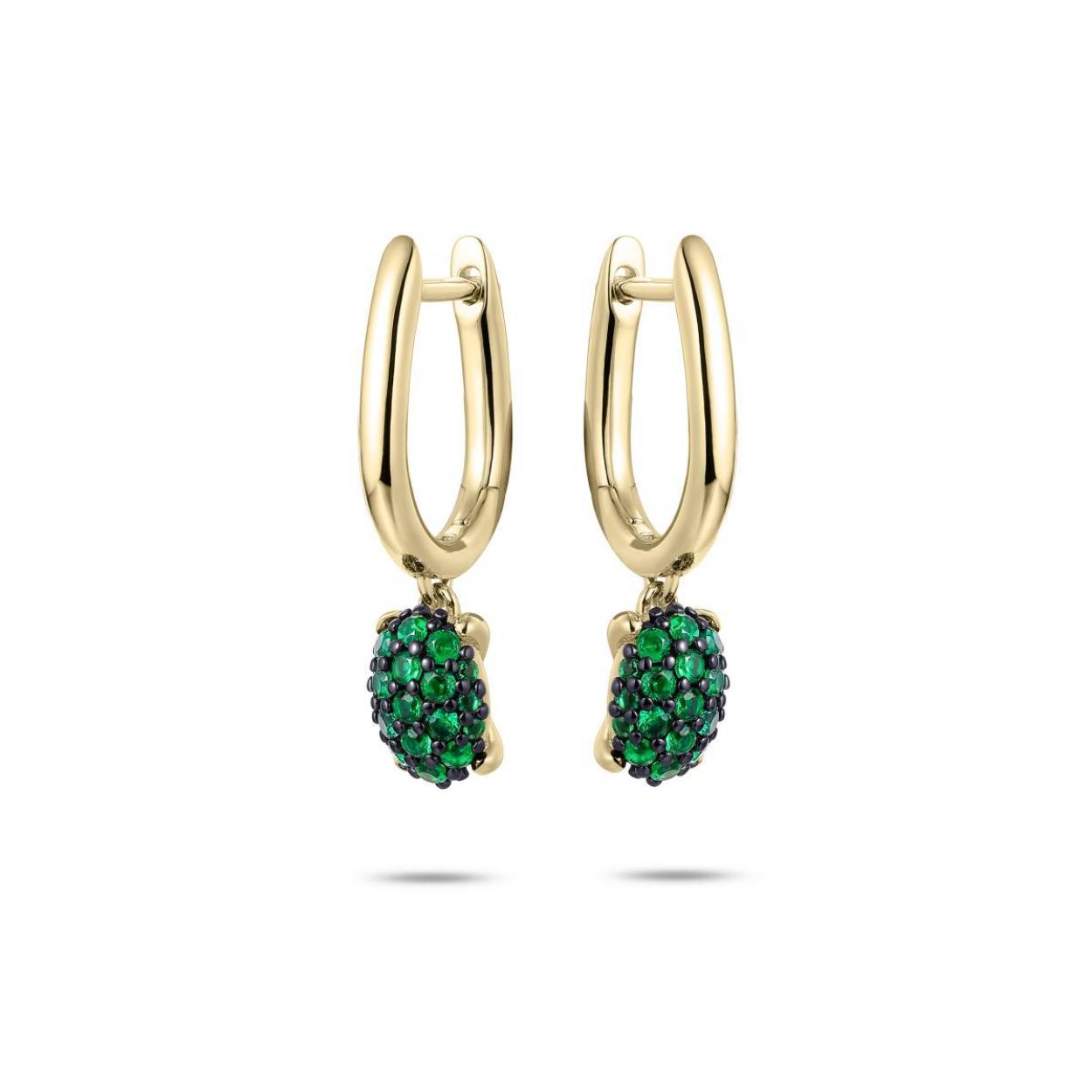 Oorringen uit de Dashing Details collectie van Gisser Jewels gemaakt van Geel Goud Verguld Zilver. De lengte x breedte is 2 x 15 mm. De diameter is 4 x 6 mm.