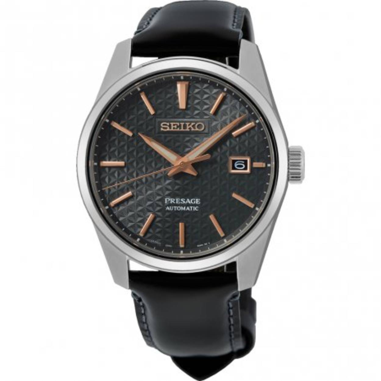 Dit Seiko horloge heeft een roestvrijstalen kast met een diameter van 39mm en is voorzien van een leren band. In de kast bevindt zich een kwaliteitsuurwerk en is afgewerkt met saffierglas.

Het horloge is 10ATM. Dit betekent dat het horloge geschikt is voor zwemmen. Verder wordt het horloge geleverd met 2 jaar wereldwijde garantie.