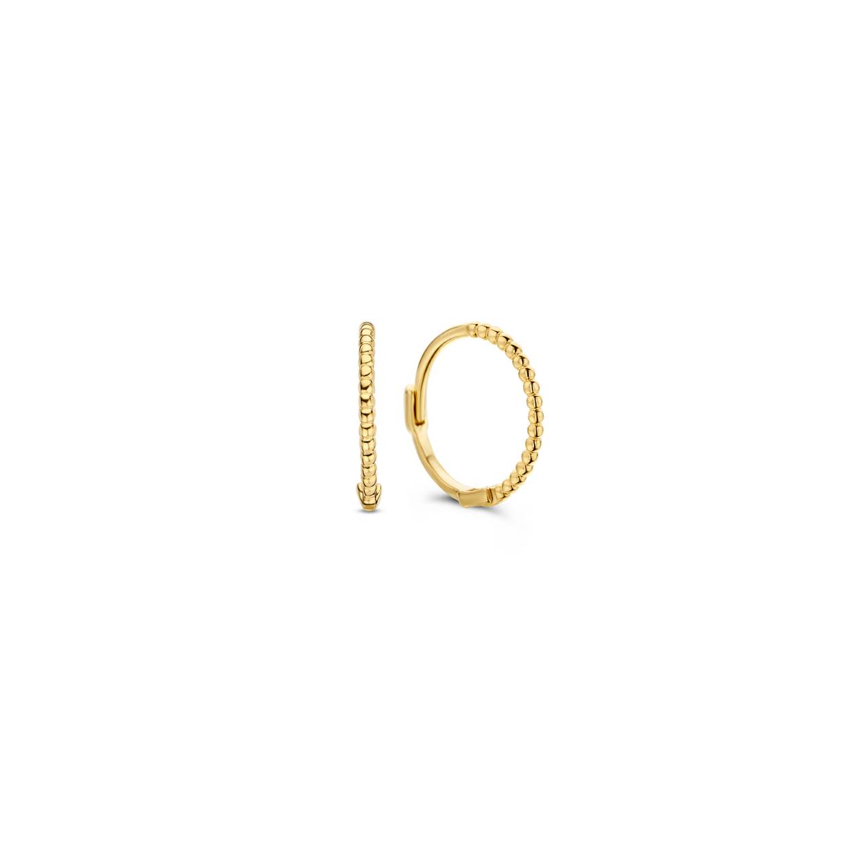 De Mini Dots Hoops zijn gemaakt van 14K goud. Deze kleine basis oorringen worden gekenmerkt door de bubbels. De oorringen zijn perfect te combineren met andere Jackie favorieten en ideaal voor het toevoegen van een charm.
Materiaal: 14 Karaat - Geelgoud - 585
Afmeting: 10mm
Artikelnummer: JKE20.038