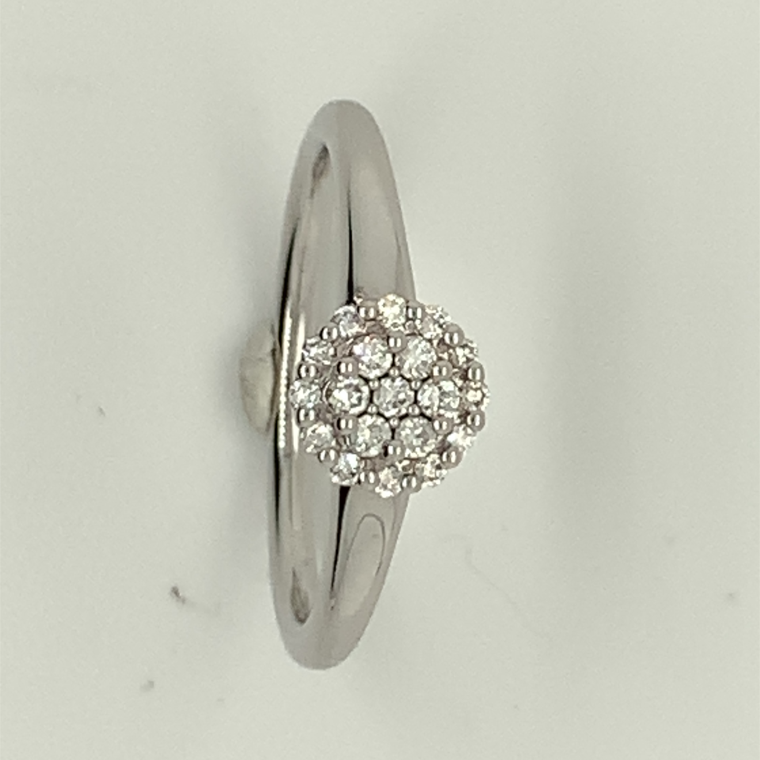 Prachtige wit gouden ring met briljant 0.14crt mt 16 3/4