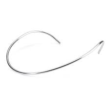 Spang maat M. Creëer een elegante look met dit stijlvolle collier door hem te voorzien van je favoriete kralen en stoppers.