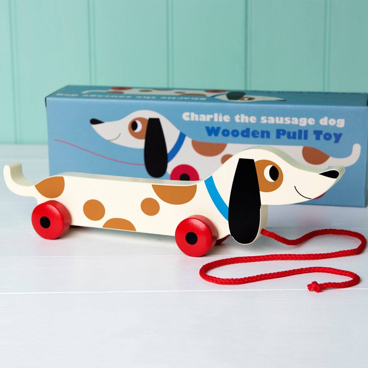 Houten "Charlie sausage dog" hond met trekkoord