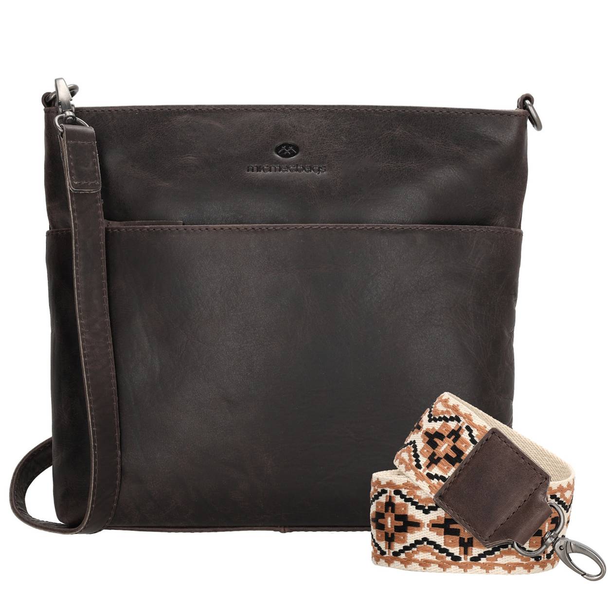 De lederen schoudertas van Micmacbags is de ideale metgezel voor wie elegantie en functionaliteit zoekt. Met een extra schouderband biedt deze tas veelzijdige draagopties, zodat hij perfect aansluit bij jouw unieke stijl.

Het handige extra voorvak is ideaal voor kleine items, terwijl het ruime hoofdvak voldoende plaats biedt voor belangrijke spullen die je graag goed beschermt – dankzij de veilige ritssluiting. Compact van formaat en toch ruim genoeg voor je dagelijkse benodigdheden, is deze lederen schoudertas van Micmacbags een onmisbare accessoire voor vrouwen die op zoek zijn naar een kleine, stijlvolle tas die ook nog eens praktisch is.