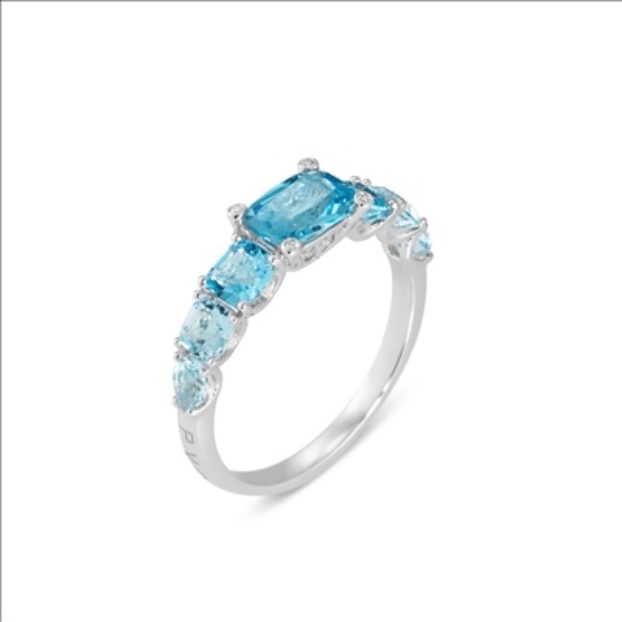 Witgouden ring London blue topaas en diamant 