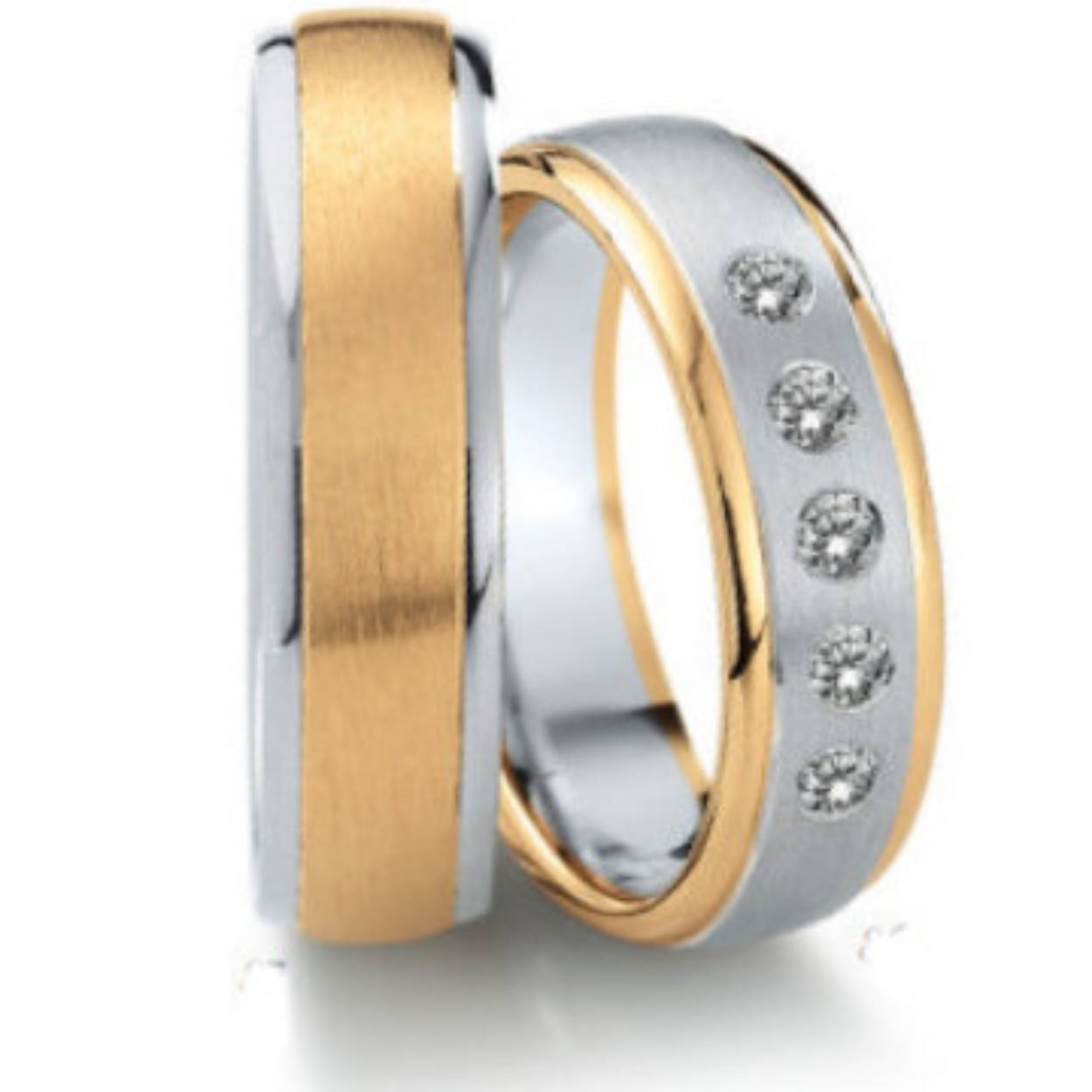 585 bicolor trouwringen g/w/g ook mogelijk in  w/g/w 6mm breed. De damesring is gezet met totaal 0.20ct briljant  5 steens
Prijs is op aanvraag
