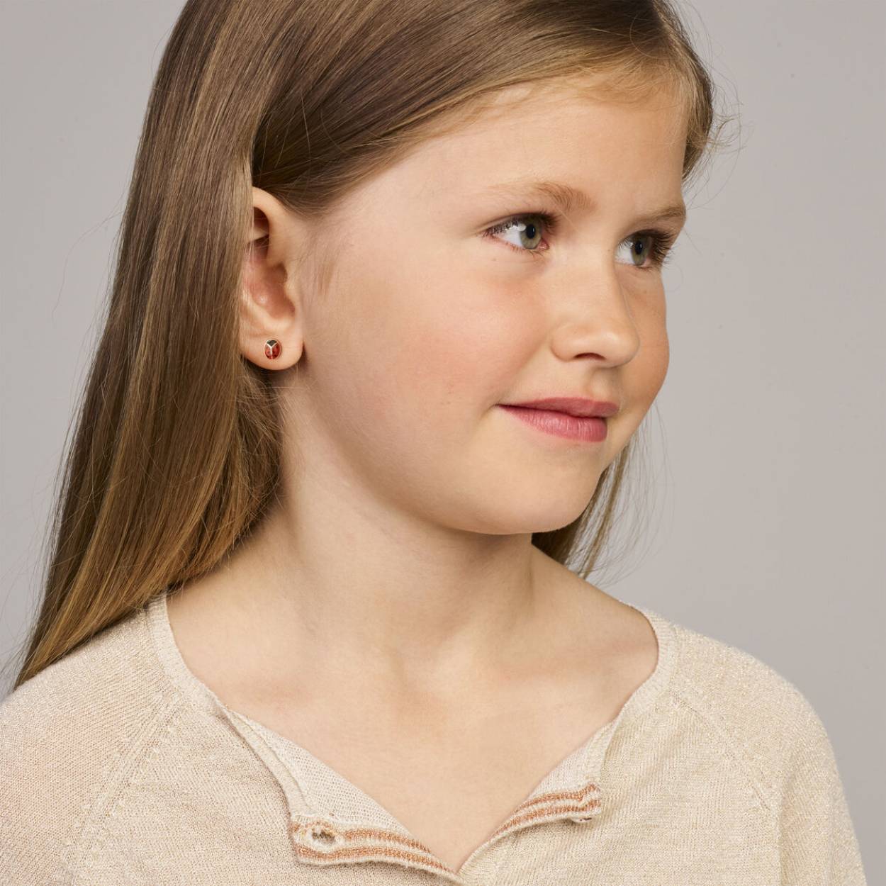 Gerhodineerd 925 zilveren oorknoppen in de vorm van een lieveheersbeestje.