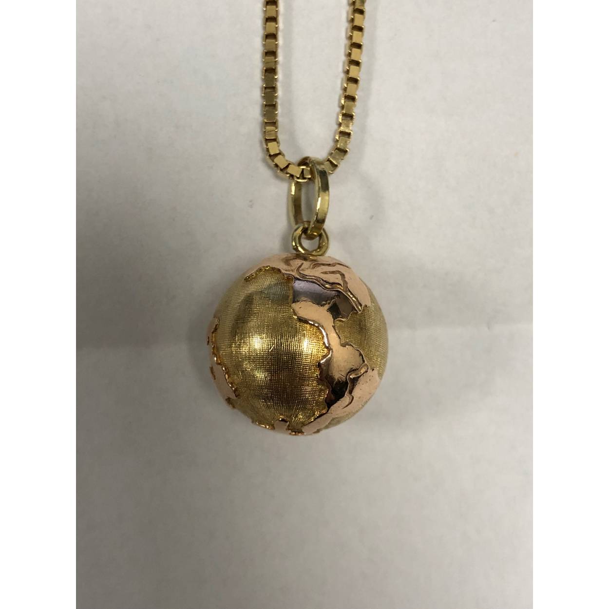 VINTAGE gouden hanger / wereldbol