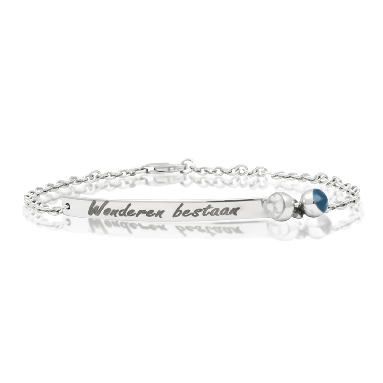 silver bar bracelet. let op, prijs is incl gravure maar exclusief bolletjes gevuld met hars. (extra 39,-€)