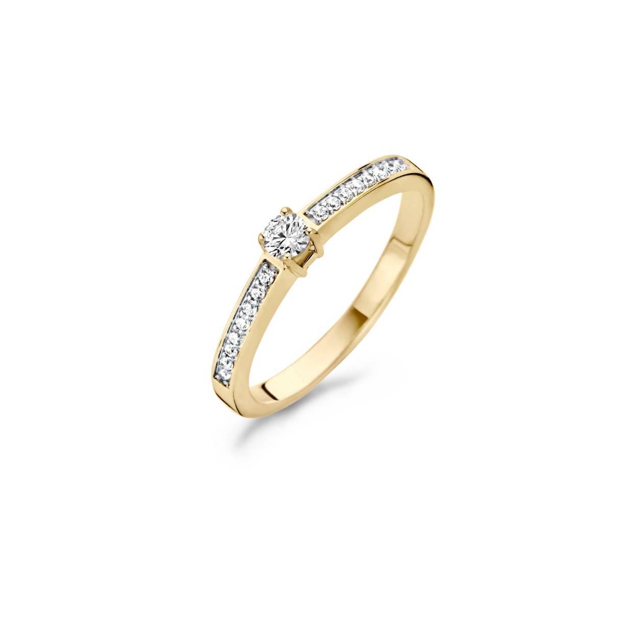 Deze klassieke 14k geelgouden ring heeft een grote zirkonia van 3 mm doorsnede in het midden en kleine zirkonia’s in een witgouden pavézetting in de band. De band is 2,3 mm breed. De ring kan mooi gematcht worden met andere ringen uit onze collectie.