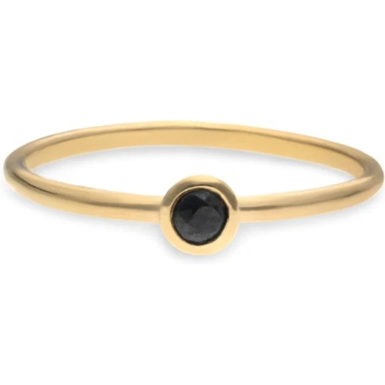 Laat je betoveren door de elegante AN-K14-46466ZA 14k gouden geboortesteen ring september saffier van Swing Jewels. Deze prachtige ring straalt een tijdloze schoonheid uit, perfect voor dames die houden van stijlvolle klassiekers. Het 14 karaat geelgouden design met een schitterende saffier in een diepblauwe kleur, maakt deze ring tot een echt pronkstuk.

Deze ring met edelsteen is een must-have voor dames die op zoek zijn naar verfijning en klasse. De diepblauwe saffier straalt elegantie uit en past perfect bij elke gelegenheid. Of je nu je alledaagse look wilt opwaarderen of een vleugje glamour wilt toevoegen aan een avondensemble, deze ring voegt moeiteloos een vleugje luxe toe aan elke outfit. Met deze prachtige ring om je vinger, zul je zeker stralen als nooit tevoren.