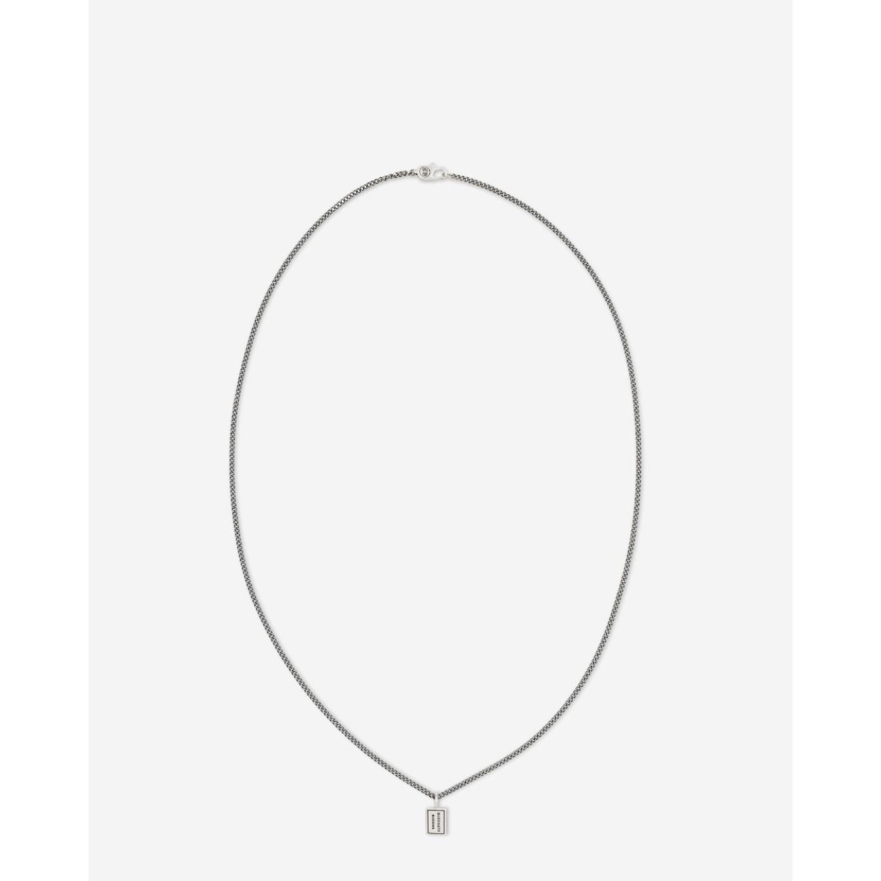 De Essential Mini-ketting is een prachtige maar eenvoudige ketting, ideaal om je hangers te laten zien. Handgemaakt en tijdloos zoals alle sieraden van Buddha to Buddha. De ketting kan perfect worden gecombineerd met andere sieraden van Buddha to Buddha. De Essential Mini-ketting heeft een lengte van 50 mm. De Essential Mini-ketting is ontworpen in Amsterdam en ethisch verkregen uit 100% gerecycled zilver in Zuidoost-Azië. Ga je het leven vieren door jezelf of iemand anders te verwennen met dit krachtige sieraad?