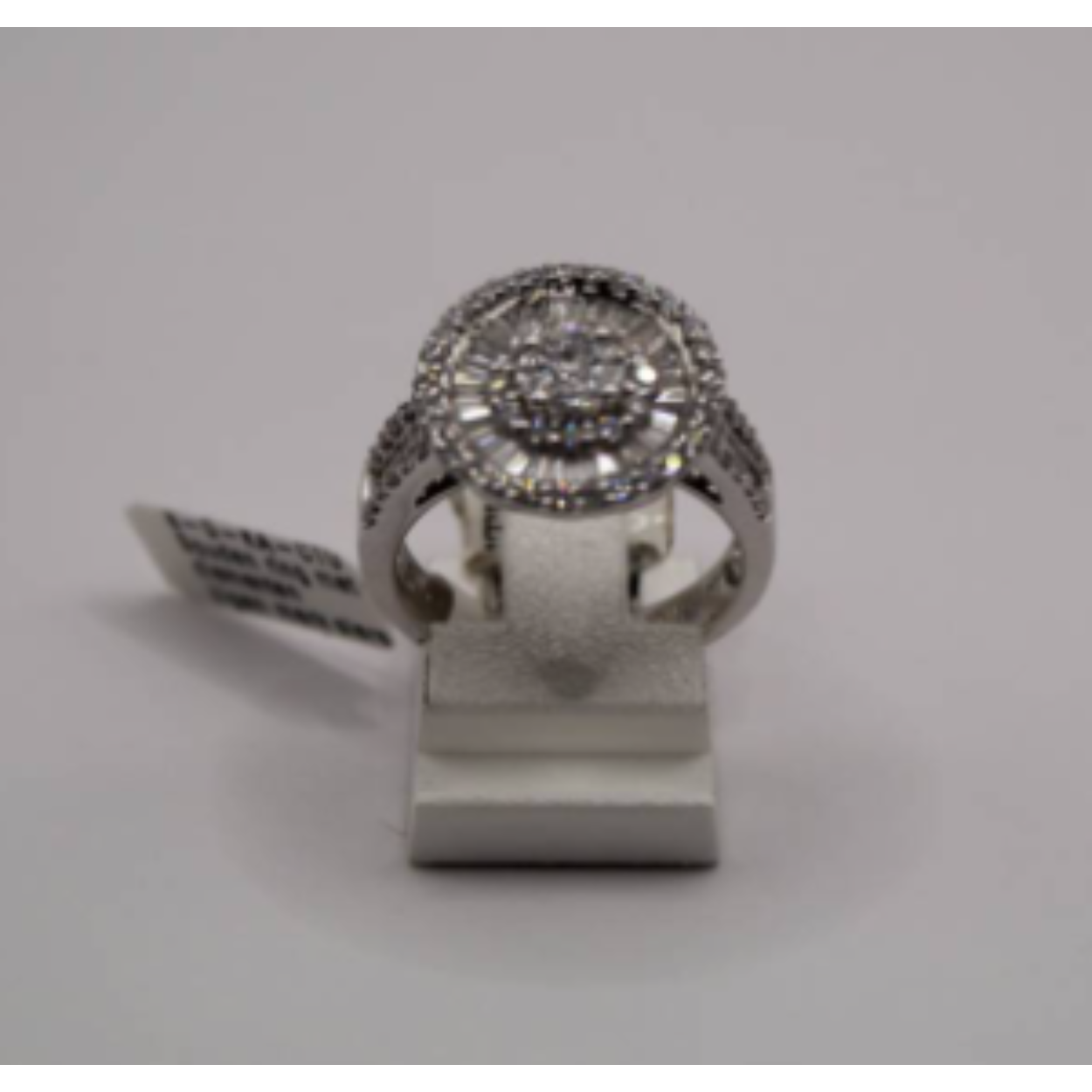 18 karaat Wit gouden ring met diamanten, totaal 1,580 caraat