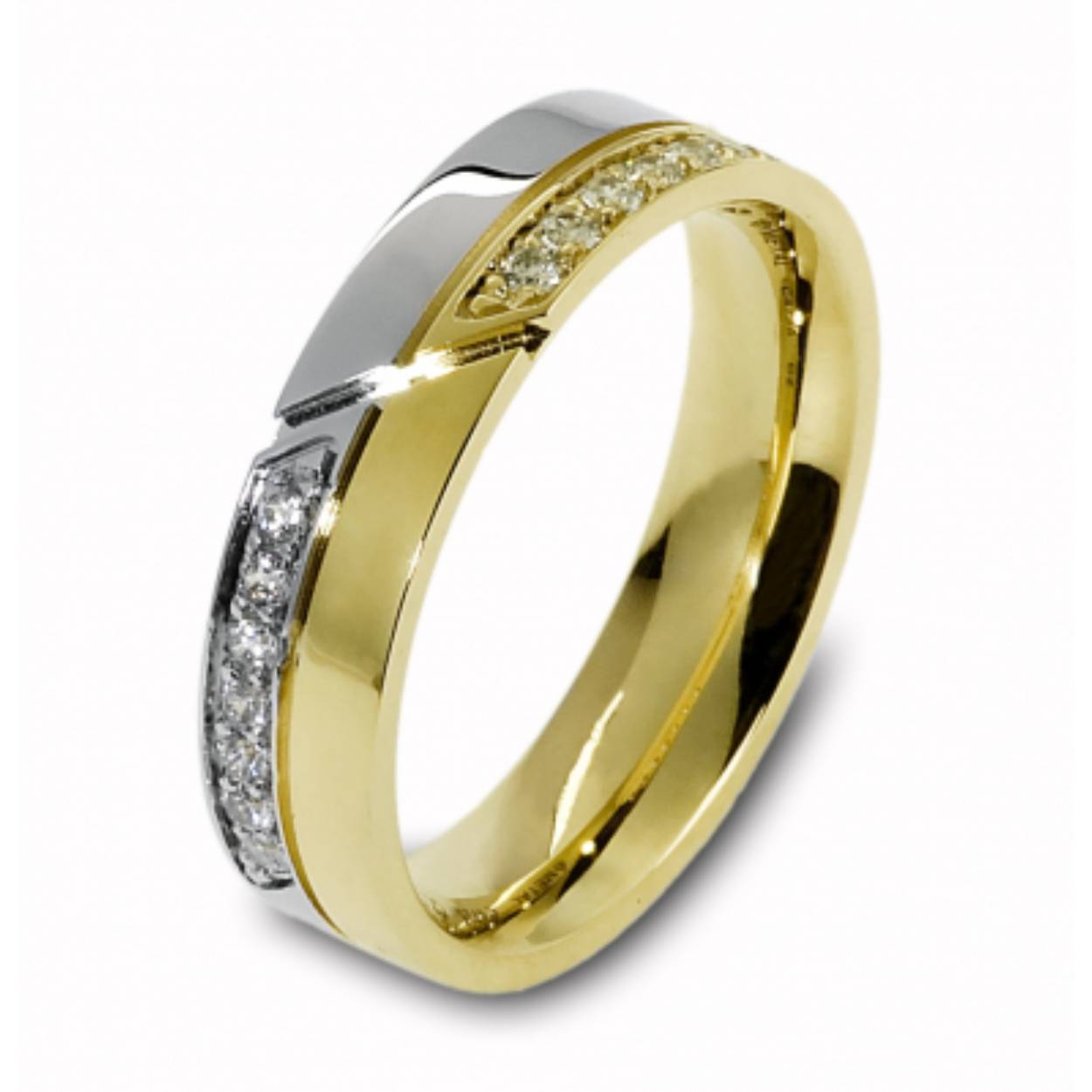 14k bicolor gouden trouwringen. De dames ring is bezet met 14 briljanten van totaal 0.21ct. Beide ringen zijn 5mm breed.