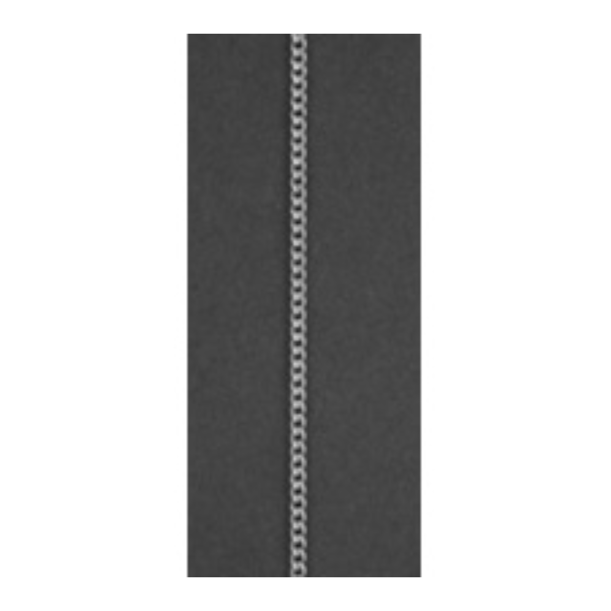 De 814050Z ketting is een prachtige gourmetteketing van zilver. Met een glanzende afwerking straalt het elegantie uit. De verfijnde zilverkleur maakt het veelzijdig voor elke gelegenheid. De ketting is 500 mm lang, perfect voor dagelijks gebruik of speciale gelegenheden. Combineer met een zilveren armband voor een complete look. Een tijdloos cadeau voor jezelf of een geliefde.