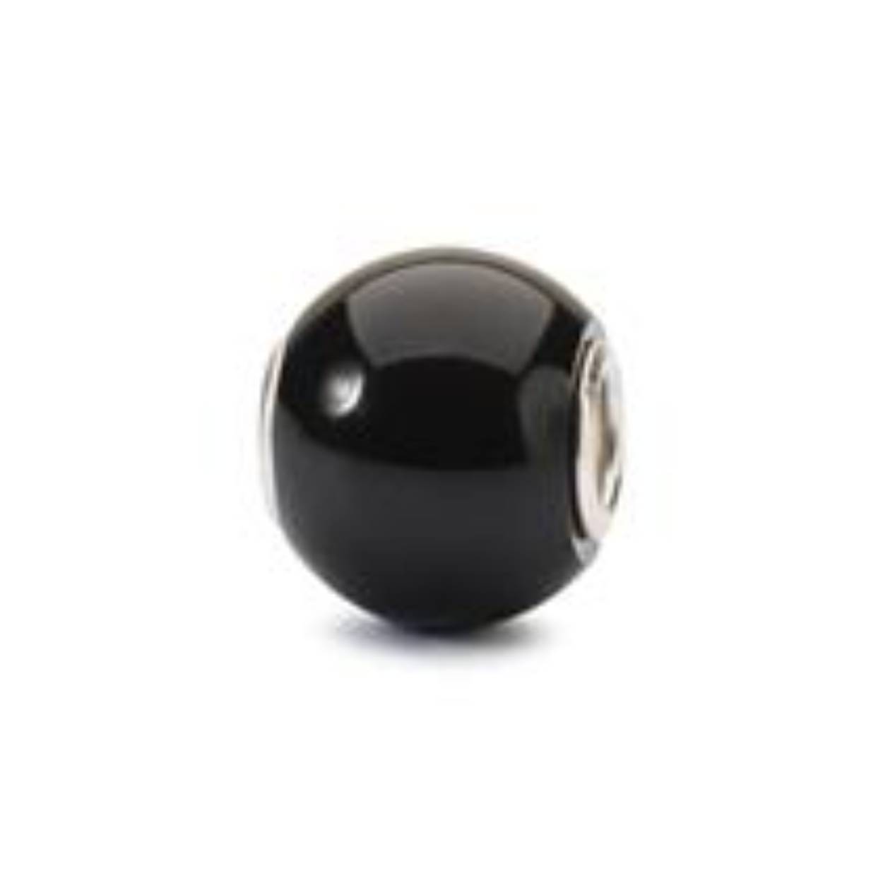 Dit is een kraal van Trollbeads met de naam: Zwarte onyx, rond. Deze is gemaakt van edelsteen.