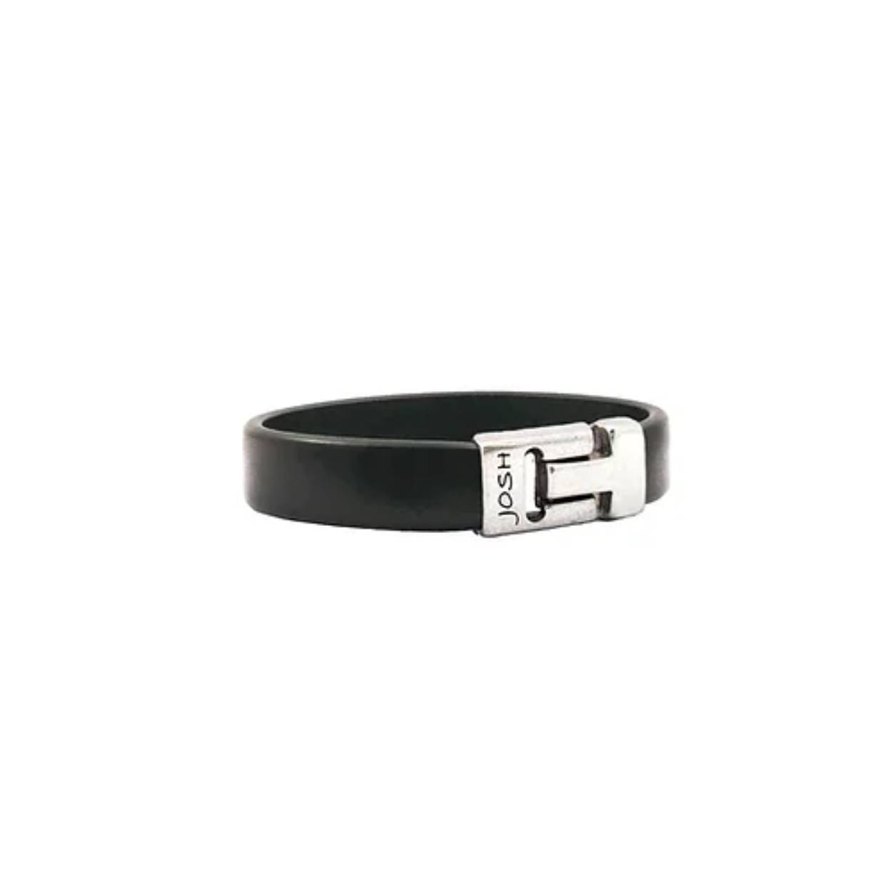 Stoere leren Josh armband in de kleur zwart met een zilverkleurig stalen slot in maat 22