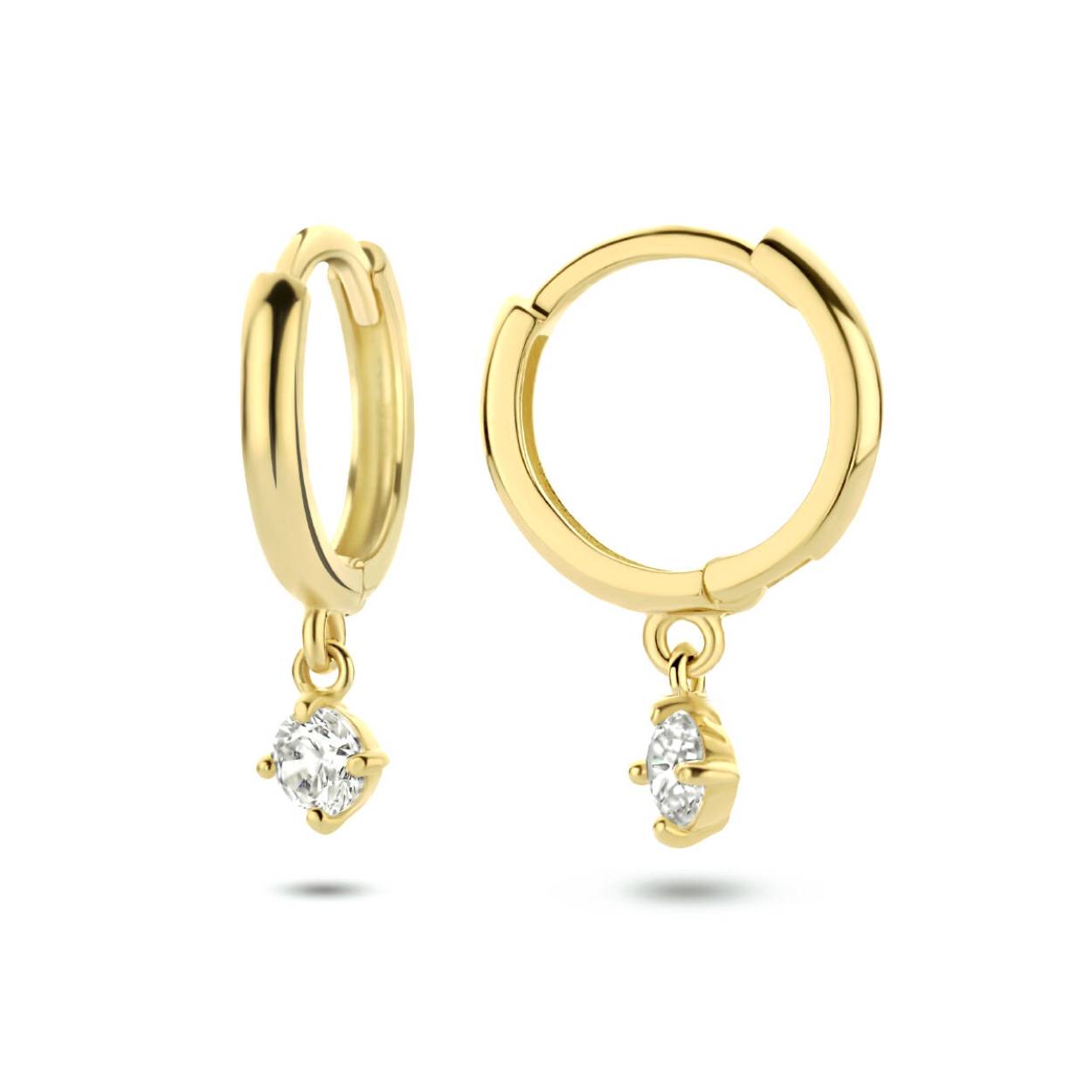 14k Geelgouden klapoorringen uitgevoerd met een schitterende zirkonia. De oorringen hebben een diameter van 10.8mm.