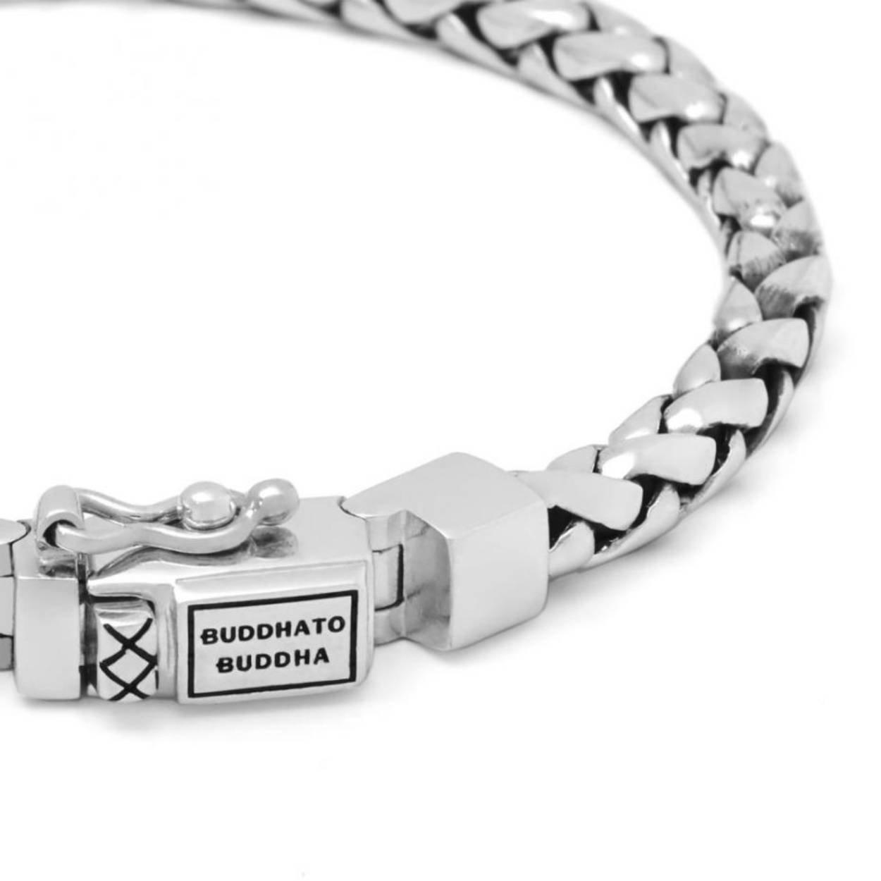  Buddha To Buddha 925 sterling zilveren smalle rond gevlochten met een baksluiting en een veiligheidsachtje. Model: J809-George extra small 
