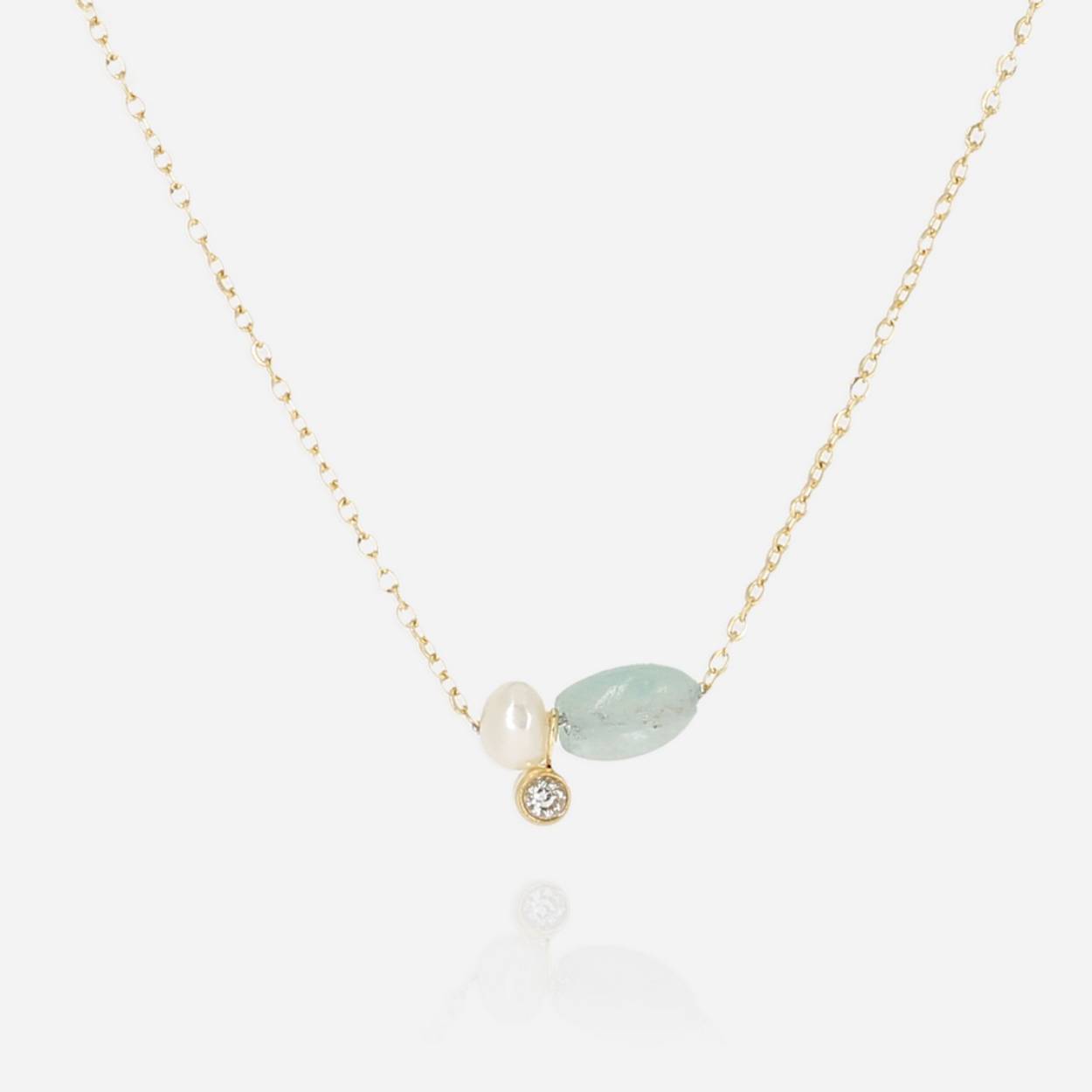 Zag Bijoux Ketting met leuk pareltjes. Deze ketting valt kort en is dus goed te combineren met elkaar!