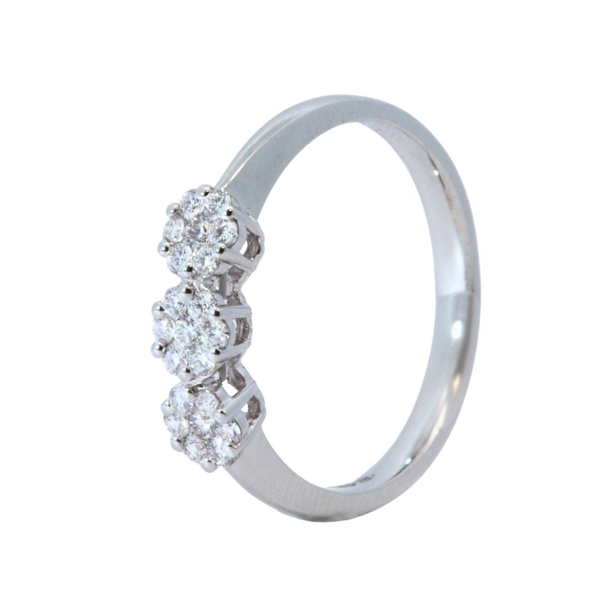 Witgouden ring met een trilogie van diamant.