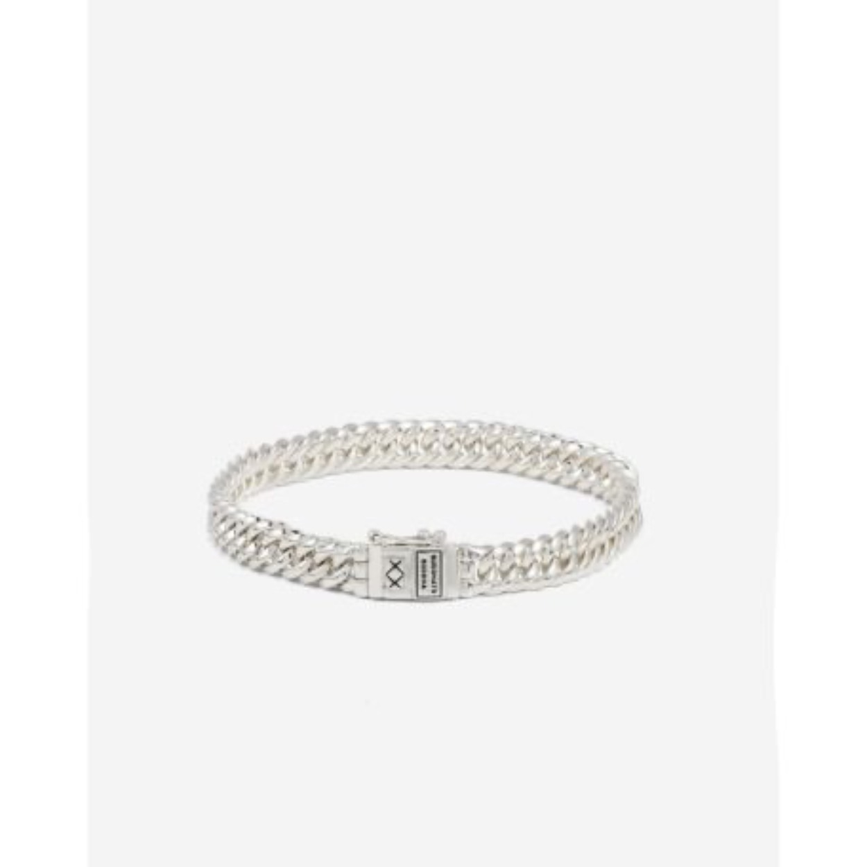 Dit is een armband van het merk Buddha to Buddha.