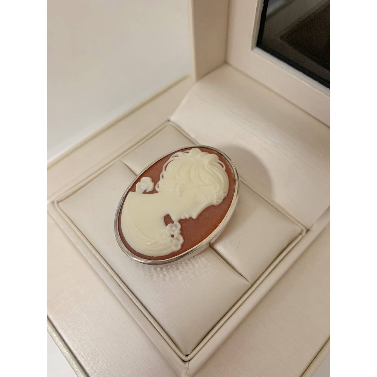 VINTAGE zilveren broche / schelpcamé