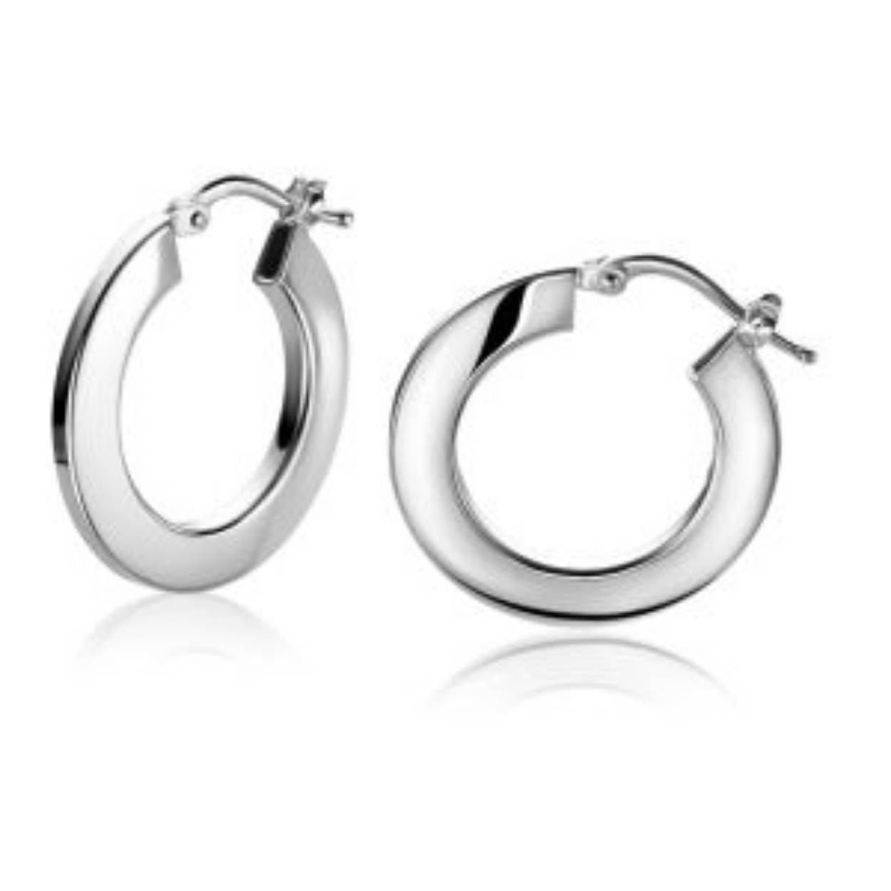 ZINZI zilveren oorringen 22mm met gladde vierkante buis van 2mm breed. Aan de binnenkant van de oorringen is de buisdikte 4mm. Met gemakkelijke boven-sluiting. Vervaardigd van eerste gehalte zilver (925) en voorzien van een extra rodiumlaag voor een langdurige glans.

