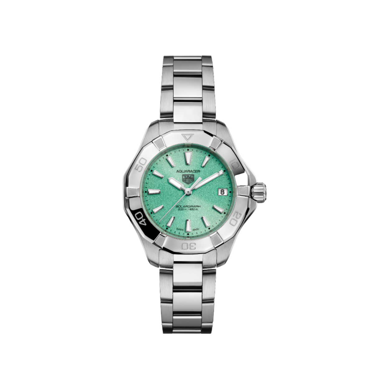 Dit TAG Heuer horloge behoort tot de Aquaracer Professional 200 collectie.
Referentienummer: WBP1315.BA0005

Ervaar de eeuwige schoonheid van het noorderlicht met deze TAG Heuer Aquaracer. Het horloge met een polarblauwe wijzerplaat is uitgerust met een Solargraph uurwerk. Dit uurwerk is gemaakt voor de moderne avonturier en is een veelzijdig hulpmiddel dat moeiteloos overgaat van de wildernis naar het stadsbeeld. 

De poolblauwe sunray geborstelde wijzerplaat wordt geaccentueerd door Super-LumiNova® voor ongeëvenaarde leesbaarheid. De slanke, fijn geborstelde en gepolijste stalen kast is waterbestendig tot 200 meter en heeft een edelstalen bezel met een schaal van 60 minuten en opnieuw ontworpen rijders.
De stalen drie rijige armband, beveiligd met een stalen vouwsluiting met dubbele veiligheidsdrukknoppen en een verstelschakel, doorstaat elke ruige odyssee.

Dit TAG Heuer Aquaracer Professional 200 integreert TAG Heuer's innovatieve uurwerk met een zonnemodule genaamd TH50-00, uitgerust met de Solargraph-technologie. Het is niet nodig om de batterij van het horloge te vervangen; het laadt op met de zon of kunstlicht. De wijzerplaat van het uurwerk is gedeeltelijk transparant, waardoor het uurwerk kan worden opgeladen door zonnestralen. 

Uw TAG Heuer is 24 maanden na aankoop beschermd onder fabricagegarantie. Door het horloge te registreren op MyTAGHeuer kunt u deze garantieperiode met nog eens 3 extra jaar verlengen!