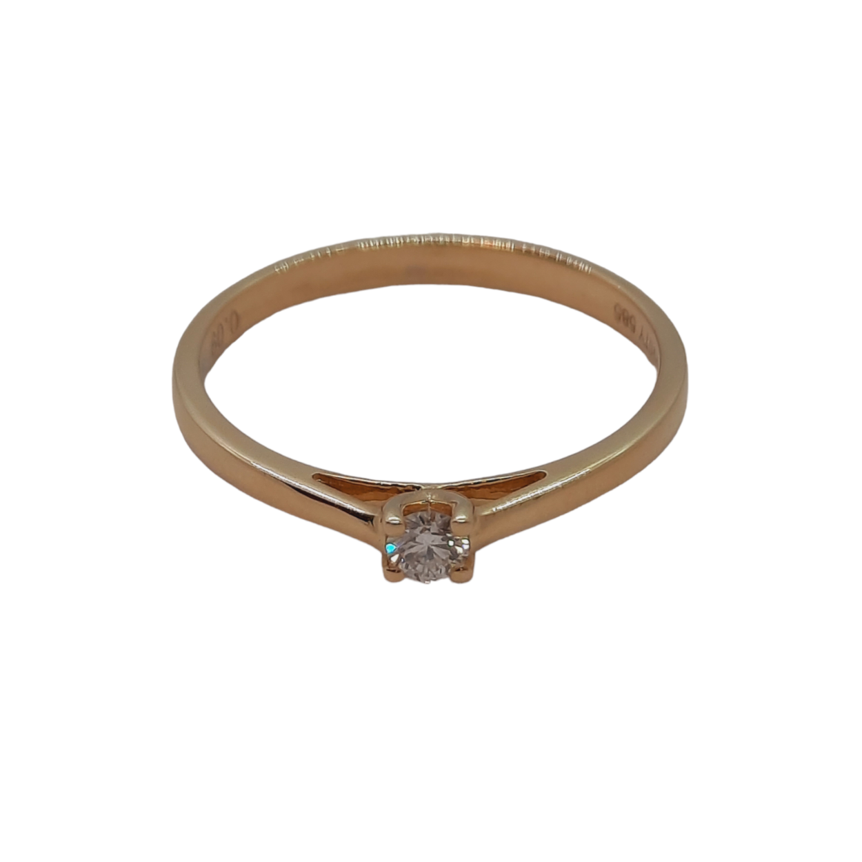 De verlovingsring met modelnummer BREA-0003043 is een verfijnde gouden ring van 14 karaat, voorzien van een schitterende diamant. De diamant, met SI1 zuiverheid en F-kleur, straalt elegantie en luxe uit. Deze ring, maat 54, draagt u het beste aan uw ringvinger voor een tijdloze, klassieke uitstraling. Perfect voor speciale gelegenheden of als dagelijks statement.
