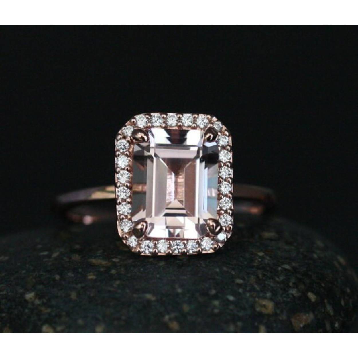 18k rosegoud diamant entouragering met emeraude geslepen morganiet