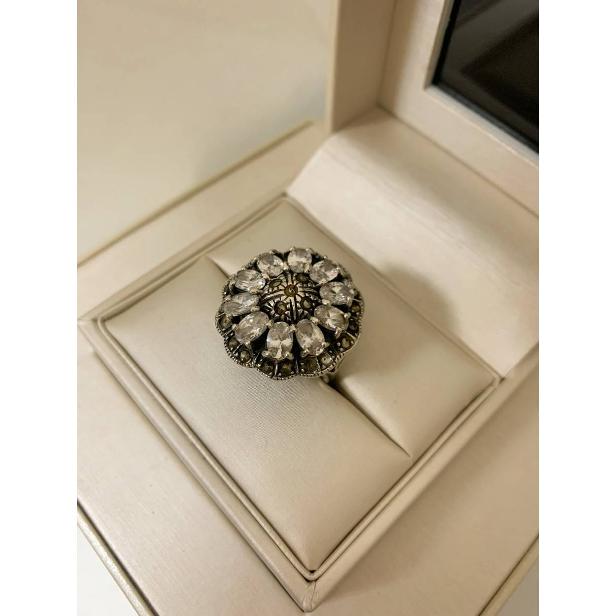 VINTAGE zilveren ring - bloem zirc.