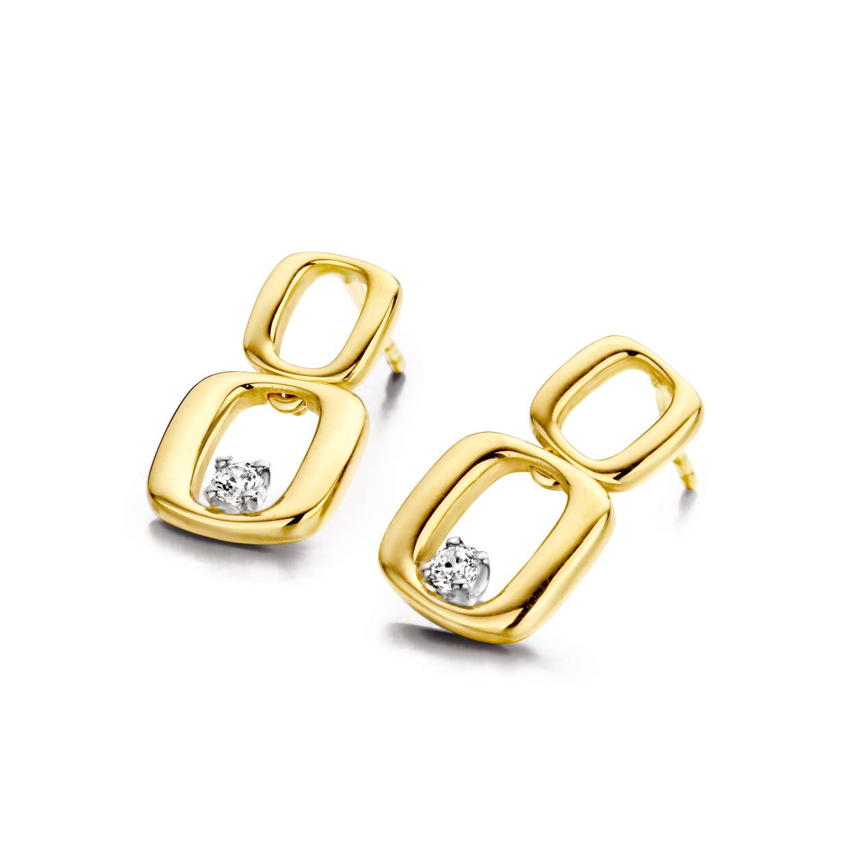 Oorringen gemaakt met oud goud