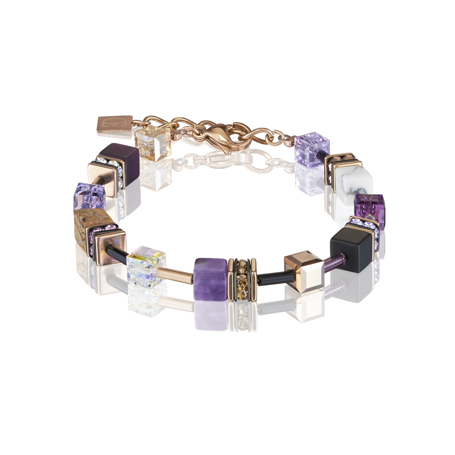 Armband van het merk Coeur de Lion met een Swarovski-kristal. Dit sieraad bevat de kleuren lila en beige.