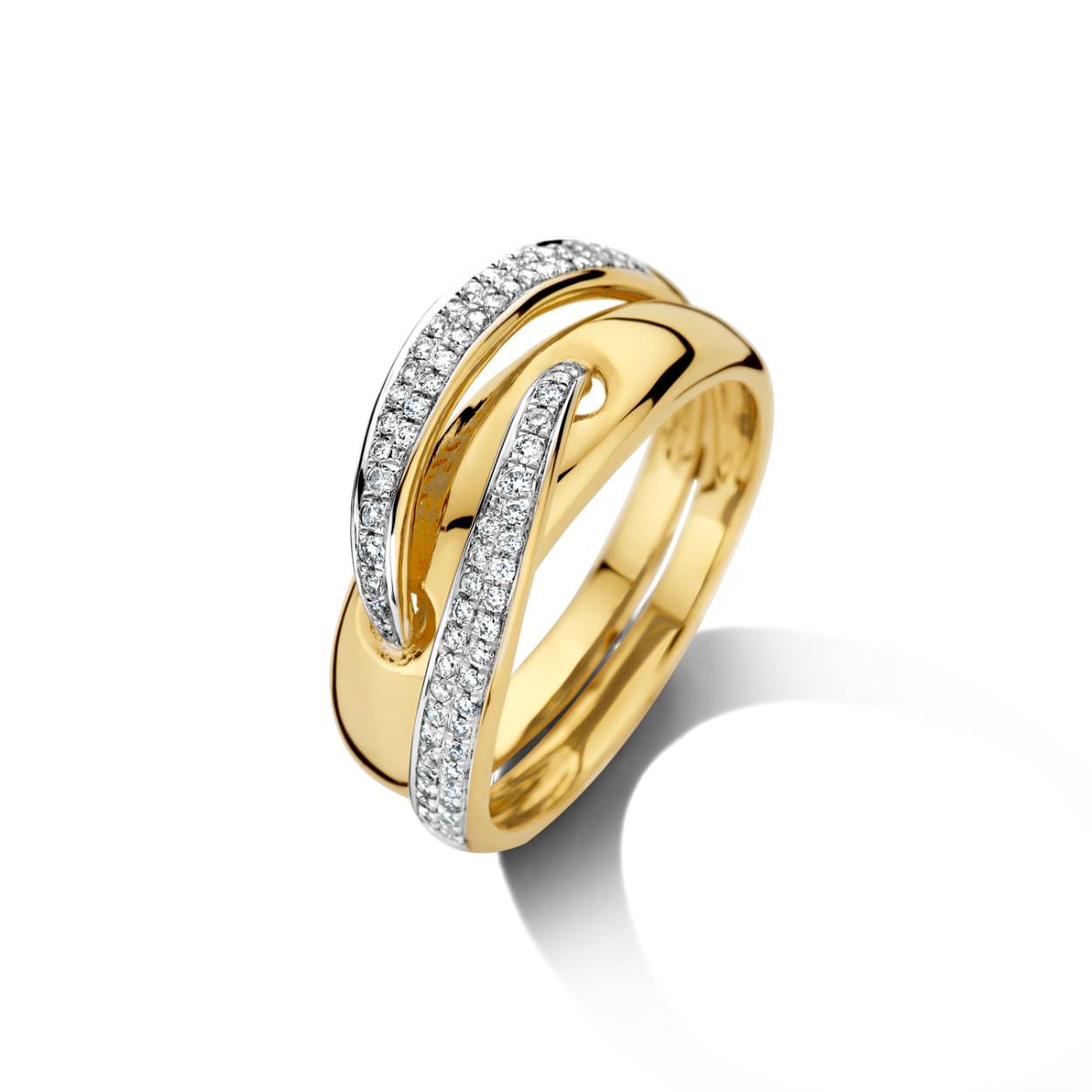 Mooie ring uit goud 18kt afgewerkt met 0.26ct diamant.