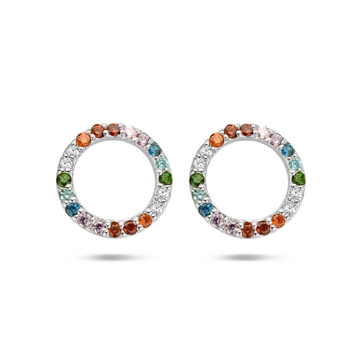 Gerhodineerd 925 zilveren oorknoppen in de vorm van een rondje. Uitgevoerd met een gekleurde zirkonia rij. De oorknoppen hebben een diameter van 10mm.