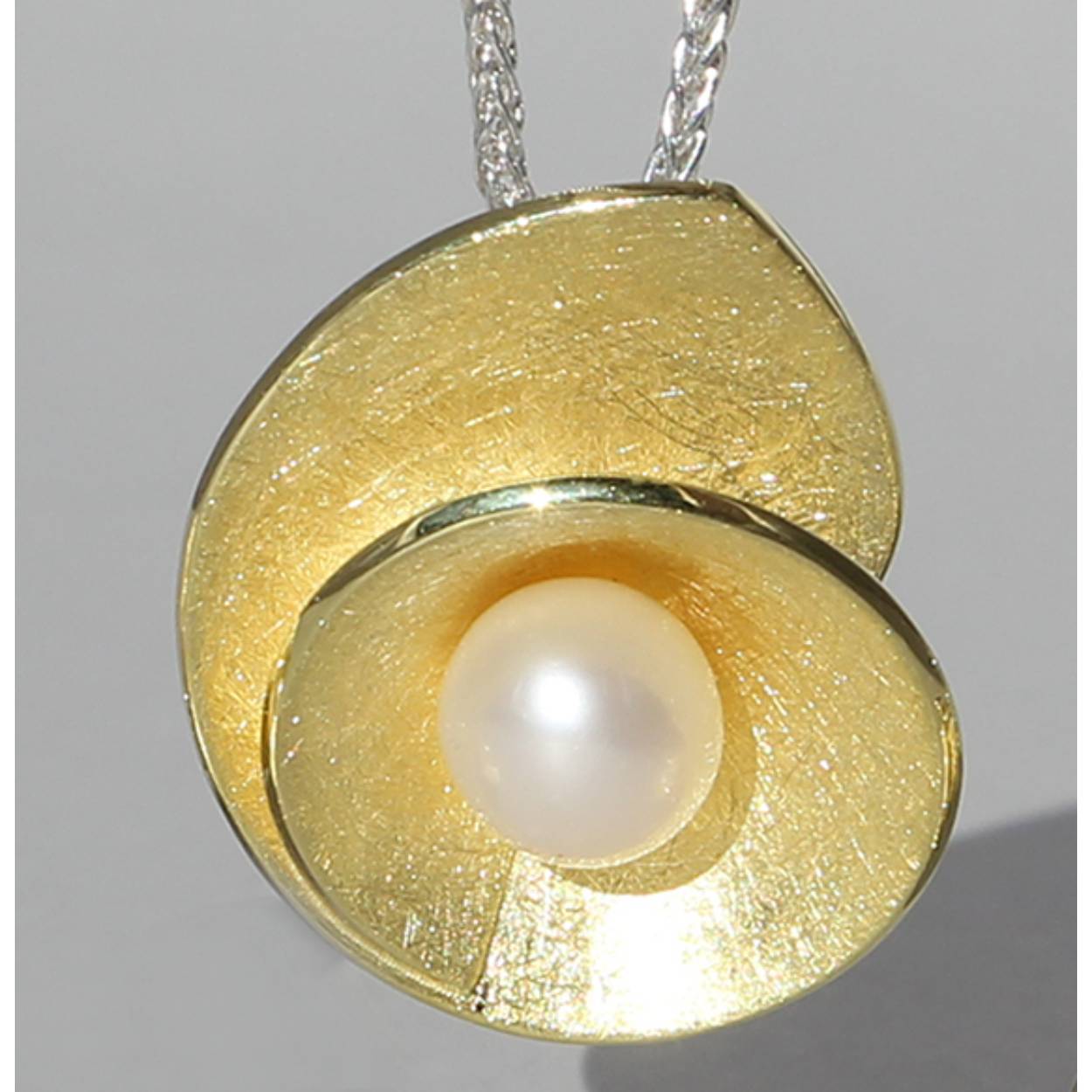 Zilver vergulde hanger met zoetwaterparel