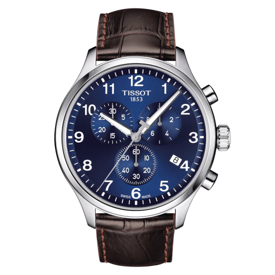 De Tissot Chrono XL Classic wordt net als de Tissot Chrono XL gekenmerkt door zijn grote kast met een diameter van 45 mm. De grootte van de wijzerplaat met elegante Arabische cijfers maakt de tijd gemakkelijk af te lezen. De wijzerplaat met subtiele chronograaf draagt bij aan de sportieve uitstraling.